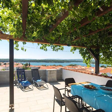 Apartment Roko Пунат Екстериор снимка