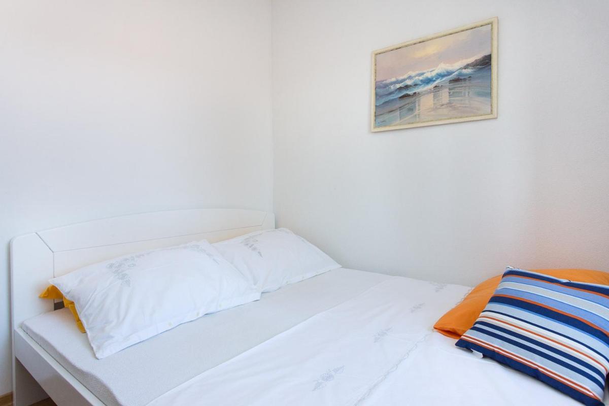 Apartment Roko Пунат Екстериор снимка